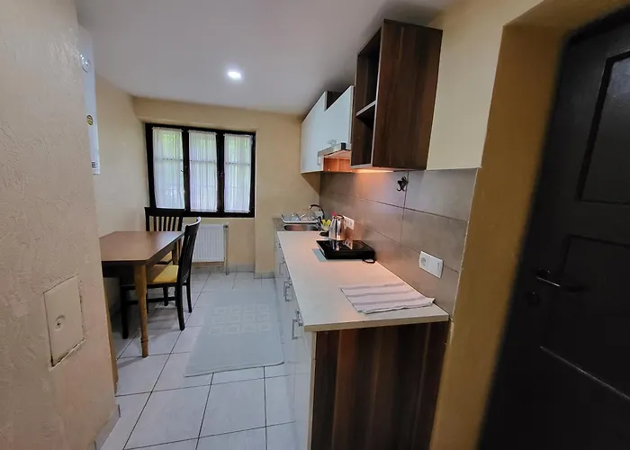 Charming Rock アパート ブレッド